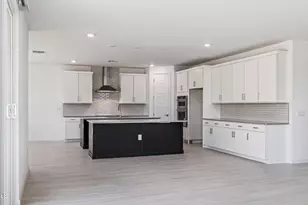 10034 S 23rd Ln, Phoenix, AZ 85041 - Photo 11