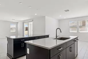 10034 S 23rd Ln, Phoenix, AZ 85041 - Photo 15