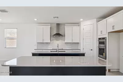 10034 S 23rd Lane, Phoenix, AZ 85041 - Photo 13