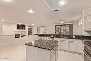 16161 W Silver Falls Dr, Surprise, AZ 85374 - Photo 13