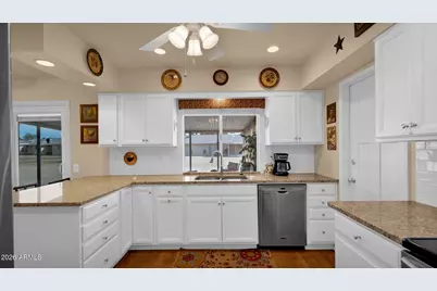 15401 N Lakeforest Drive, Sun City, AZ 85351 - Photo 7