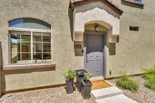 2725 E Mine Creek Rd, Phoenix, AZ 85024 - Photo 3