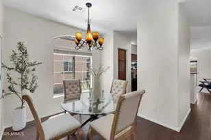 2725 E Mine Creek Rd, Phoenix, AZ 85024 - Photo 13