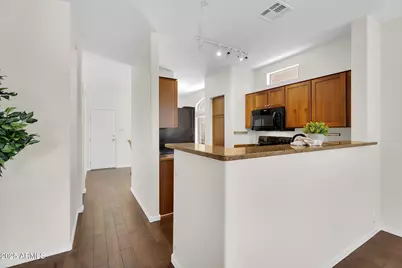 2725 E Mine Creek Road #1076, Phoenix, AZ 85024 - Photo 9