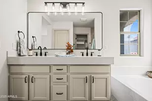 3745 E Flamingo Way, Gilbert, AZ 85297 - Photo 3