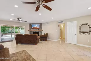 8205 N 2nd Dr, Phoenix, AZ 85021 - Photo 11