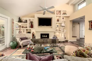 1711 E Frier Dr, Phoenix, AZ 85020 - Photo 9