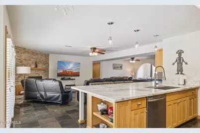 7036 E Sheena Drive, Scottsdale, AZ 85254 - Photo 9