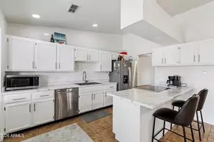 10406 N 41st Dr, Phoenix, AZ 85051 - Photo 9