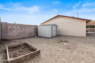 10406 N 41st Dr, Phoenix, AZ 85051 - Photo 21