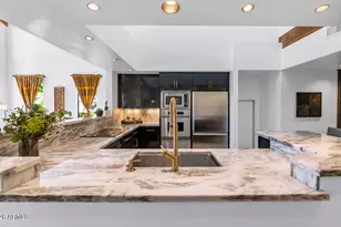 6198 N 28th Pl, Phoenix, AZ 85016 - Photo 9