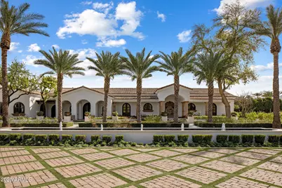 7533 N 70th Street, Paradise Valley, AZ 85253 - Photo 1