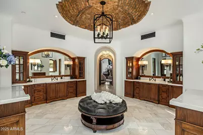 7533 N 70th Street, Paradise Valley, AZ 85253 - Photo 11