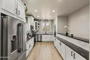 2791 S Balsam Dr, Gilbert, AZ 85295 - Photo 5