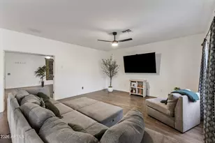 2538 E Mine Creek Rd, Phoenix, AZ 85024 - Photo 7