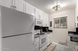 8140 N 107th Ave, Peoria, AZ 85345 - Photo 11