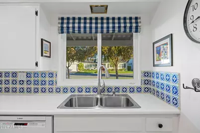 4209 E Patricia Jane Drive, Phoenix, AZ 85018 - Photo 11