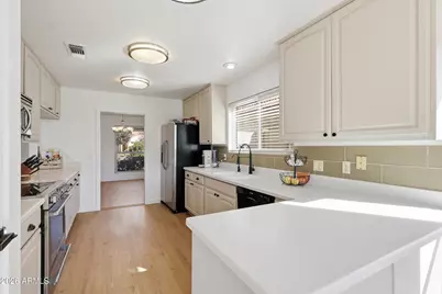 3925 E Wildwood Drive, Phoenix, AZ 85048 - Photo 13