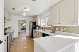 3925 E Wildwood Dr, Phoenix, AZ 85048 - Photo 13