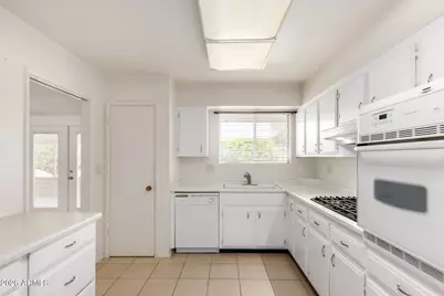 10608 W White Mountain Road, Sun City, AZ 85351 - Photo 19