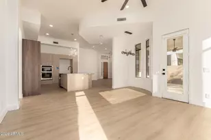 4843 E Estevan Rd, Phoenix, AZ 85054 - Photo 13