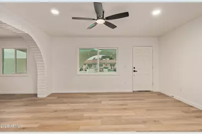 4208 W Burgess Lane, Phoenix, AZ 85041 - Photo 5