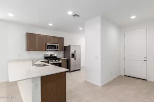 9812 W Catalina Dr, Phoenix, AZ 85037 - Photo 5