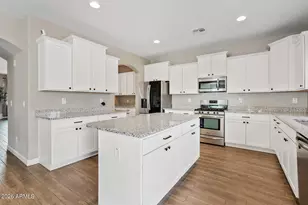 17149 W Lisbon Ln, Surprise, AZ 85388 - Photo 7