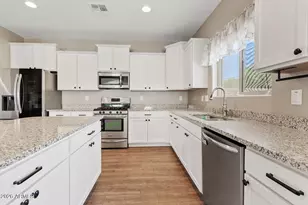 17149 W Lisbon Ln, Surprise, AZ 85388 - Photo 11