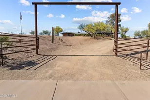 890 W Palo Verde Dr, Wickenburg, AZ 85390 - Photo 31