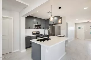 6715 N 32nd Dr, Phoenix, AZ 85017 - Photo 9