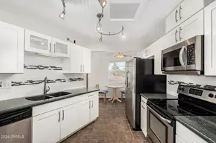 17317 N Del Webb Blvd, Sun City, AZ 85373 - Photo 5