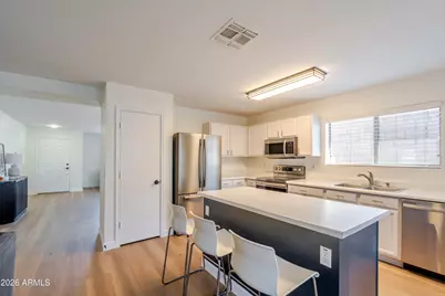 10561 W Louise Drive, Peoria, AZ 85383 - Photo 13