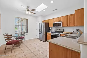 18651 N Summerbreeze Way, Surprise, AZ 85374 - Photo 11