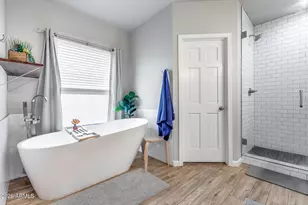 1042 W Newport Beach Dr, Gilbert, AZ 85233 - Photo 33