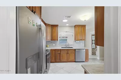 2346 E Orangewood Avenue, Phoenix, AZ 85020 - Photo 15