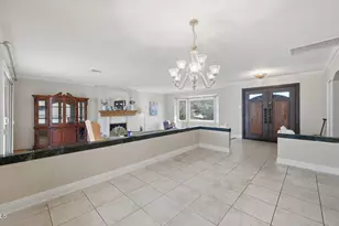 2346 E Orangewood Ave, Phoenix, AZ 85020 - Photo 13