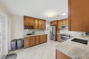 2346 E Orangewood Ave, Phoenix, AZ 85020 - Photo 17