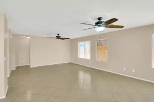 13620 N 82nd Ln, Peoria, AZ 85381 - Photo 9