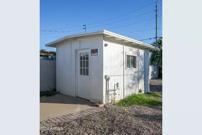 2205 W Cambridge Avenue, Phoenix, AZ 85009 - Photo 11