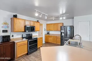 8607 N 68th Dr, Peoria, AZ 85345 - Photo 13