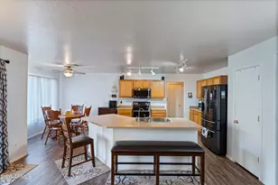 8607 N 68th Dr, Peoria, AZ 85345 - Photo 9