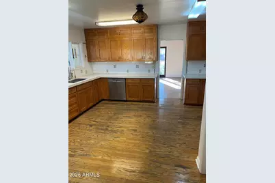 520 E Orange Drive, Phoenix, AZ 85012 - Photo 19