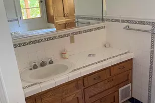 520 E Orange Dr, Phoenix, AZ 85012 - Photo 9