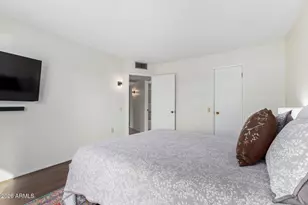 10918 W Topaz Dr, Sun City, AZ 85351 - Photo 17