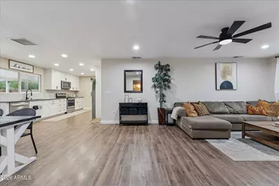 19607 N 33rd Avenue, Phoenix, AZ 85027 - Photo 9