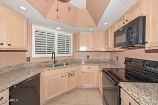 9219 N 47th Dr, Glendale, AZ 85302 - Photo 7