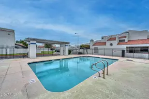 9219 N 47th Dr, Glendale, AZ 85302 - Photo 17