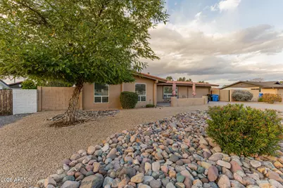 802 W Caribbean Lane, Phoenix, AZ 85023 - Photo 9