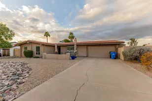 802 W Caribbean Ln, Phoenix, AZ 85023 - Photo 13